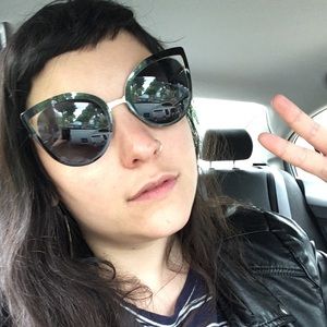 Meet your Posher, Anna